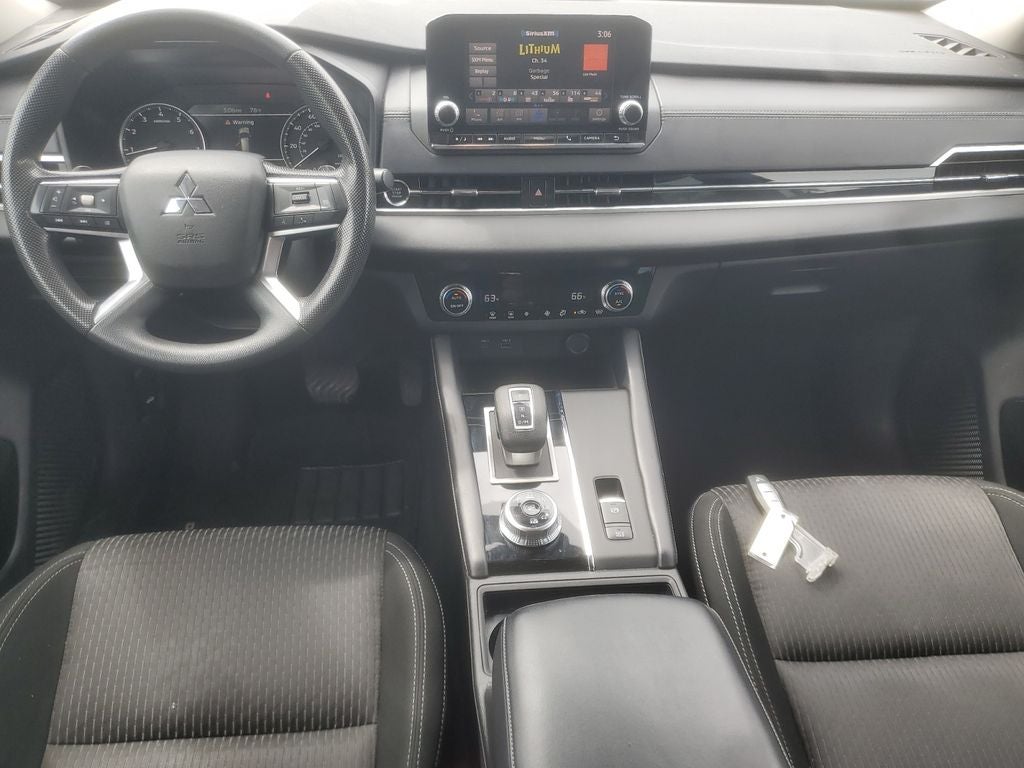 2023 Mitsubishi Outlander ES