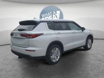 2023 Mitsubishi Outlander ES