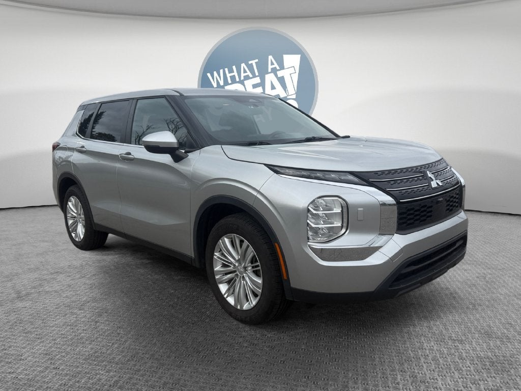 2022 Mitsubishi Outlander ES