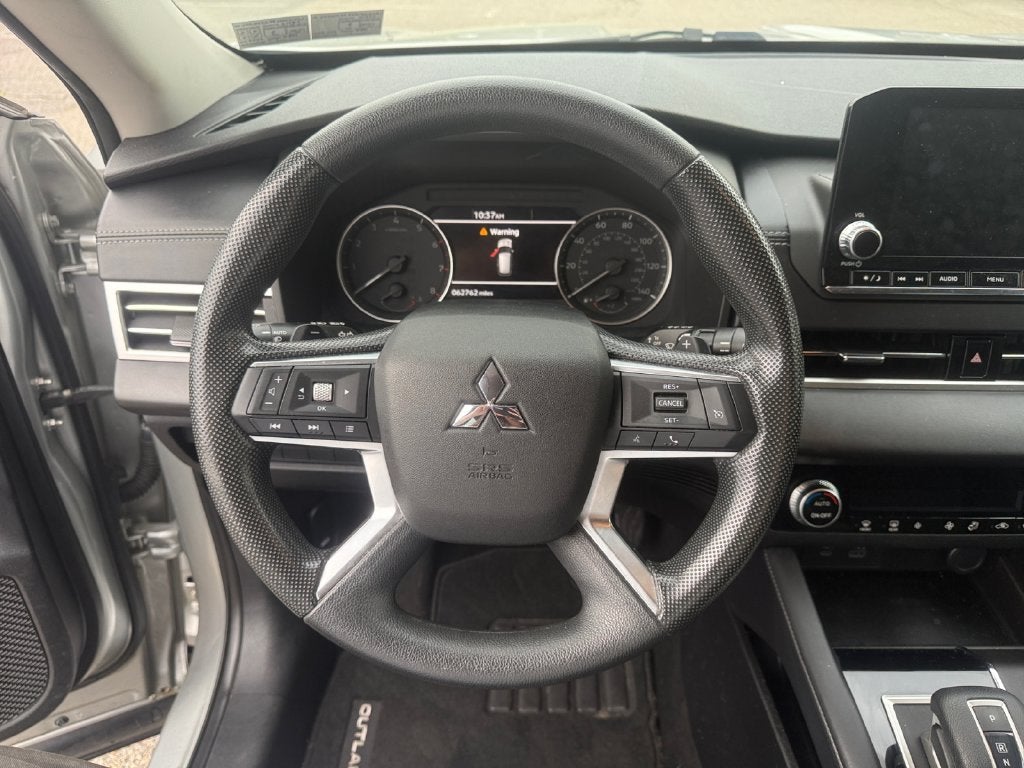 2022 Mitsubishi Outlander ES