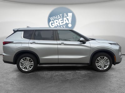 2022 Mitsubishi Outlander ES