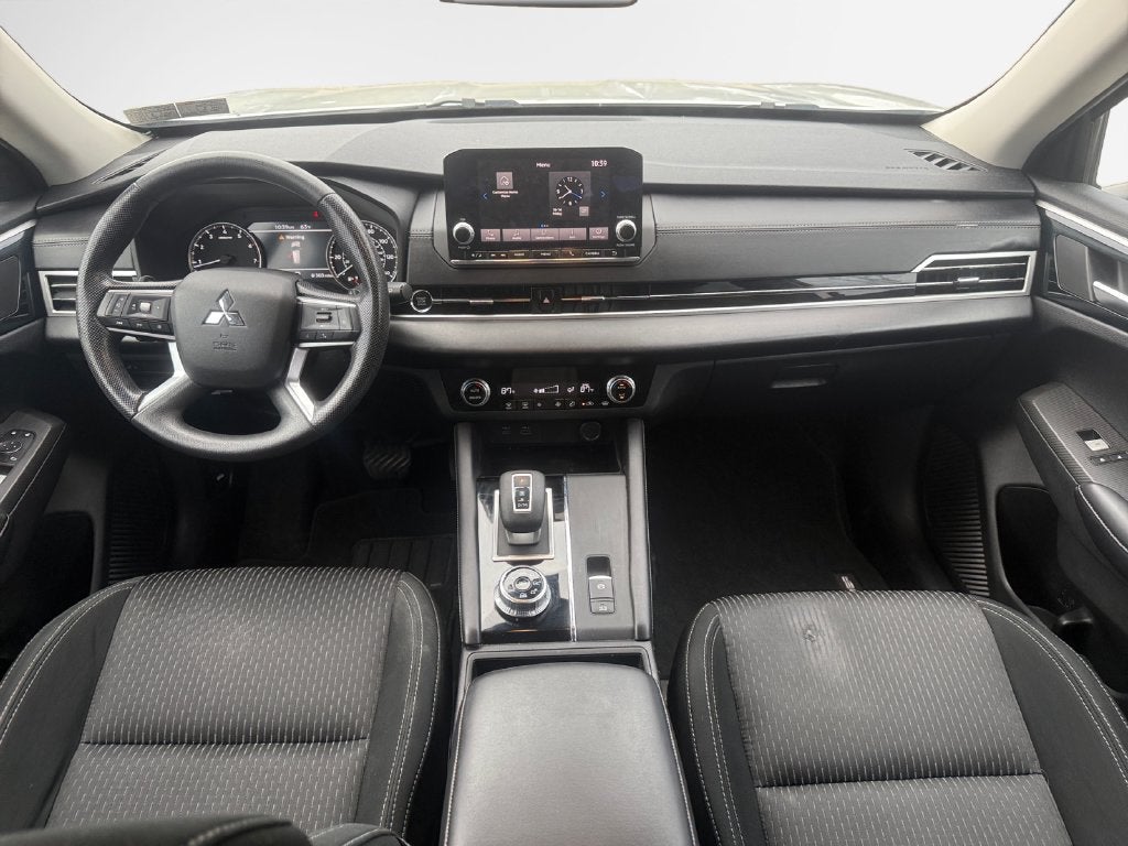 2022 Mitsubishi Outlander ES