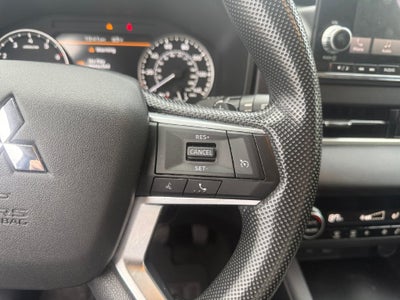 2022 Mitsubishi Outlander ES