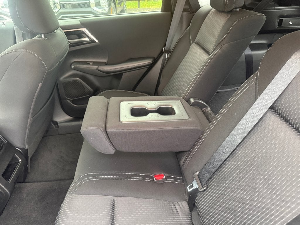 2022 Mitsubishi Outlander ES