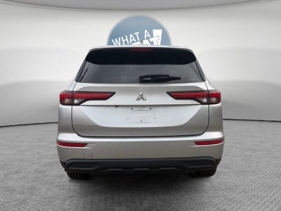 2022 Mitsubishi Outlander ES