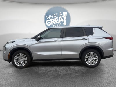 2022 Mitsubishi Outlander ES