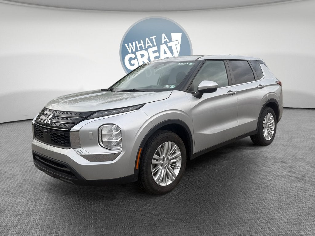 2022 Mitsubishi Outlander ES
