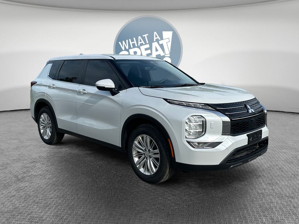 2022 Mitsubishi Outlander ES