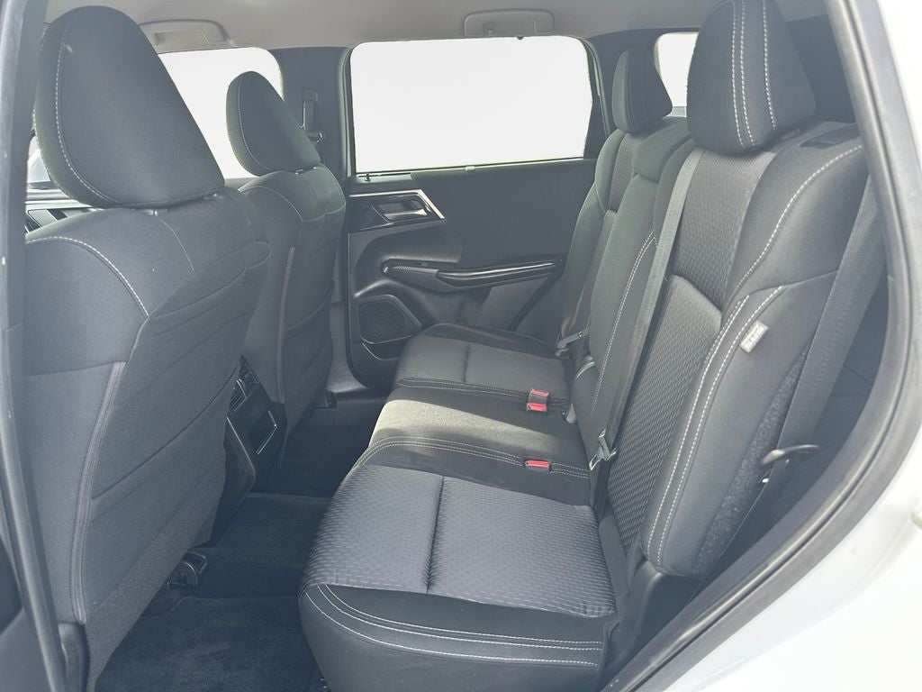 2022 Mitsubishi Outlander ES