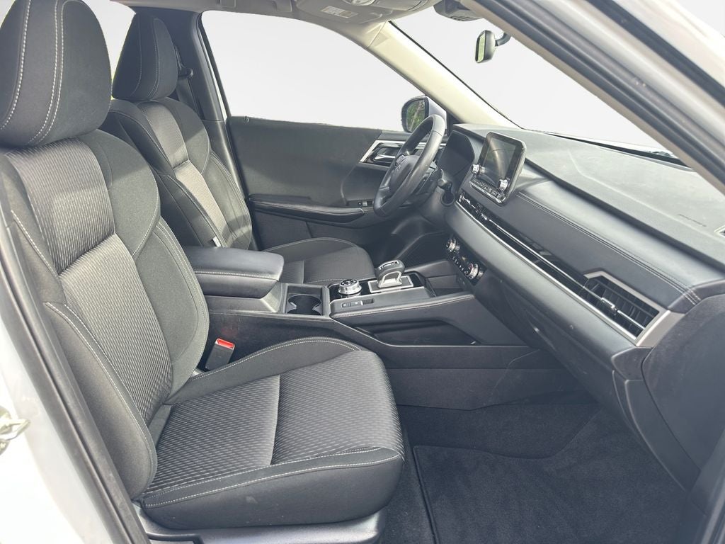 2022 Mitsubishi Outlander ES