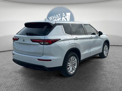 2022 Mitsubishi Outlander ES