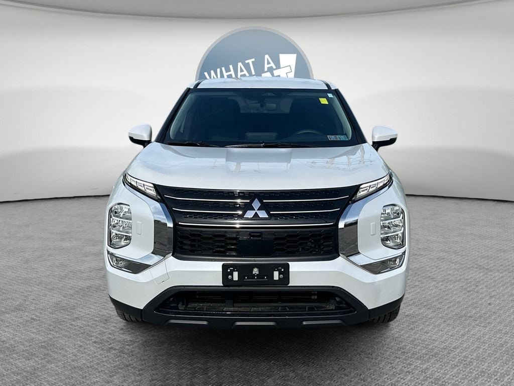 2022 Mitsubishi Outlander ES