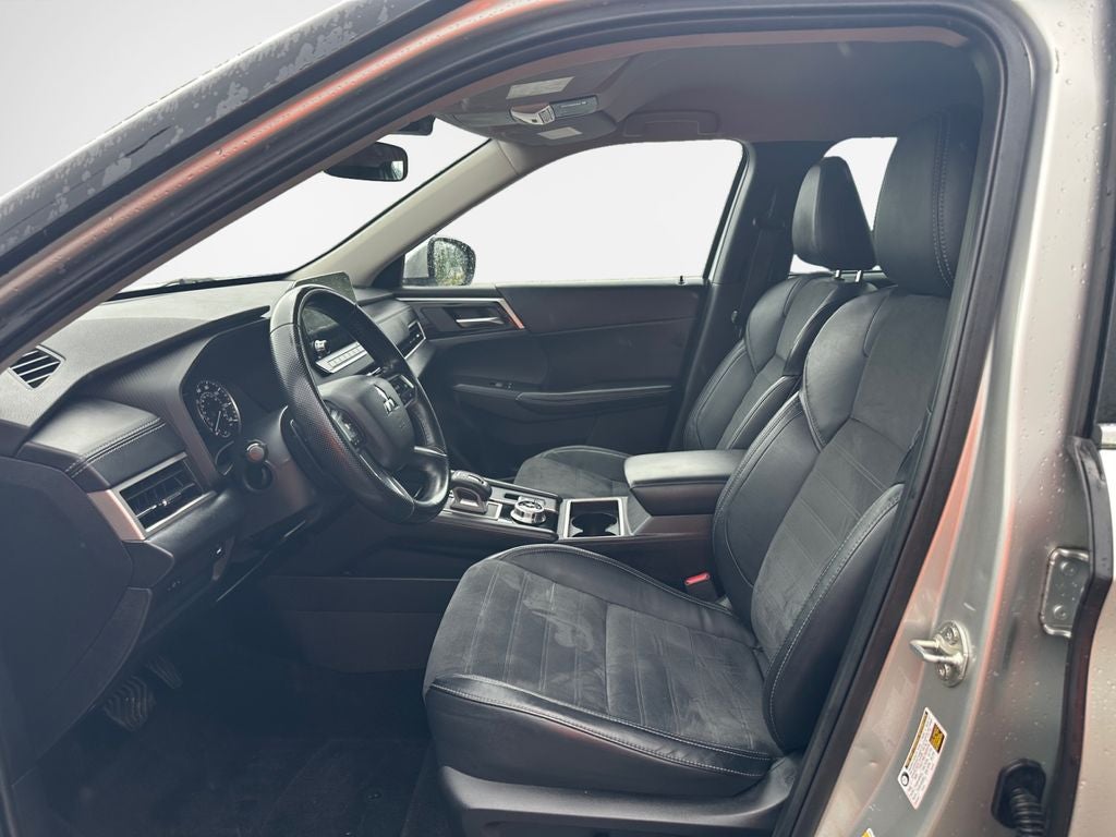 2022 Mitsubishi Outlander SE