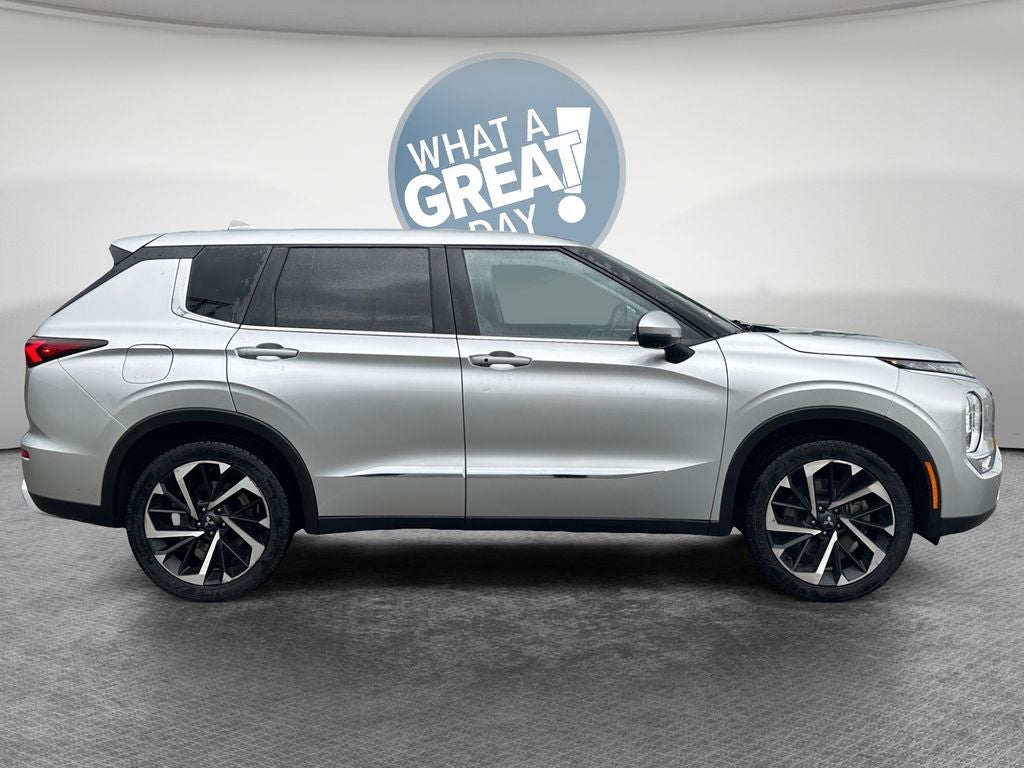 2022 Mitsubishi Outlander SE