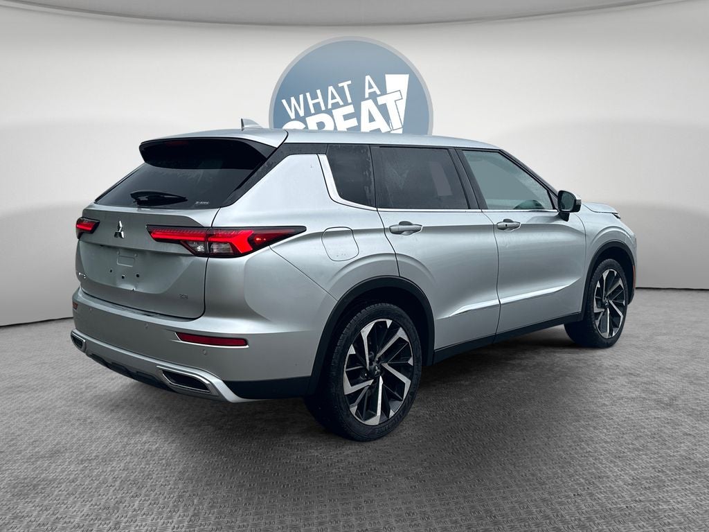 2022 Mitsubishi Outlander SE