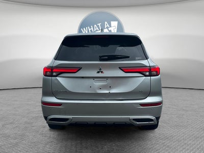 2022 Mitsubishi Outlander SE