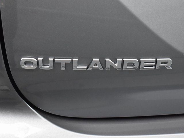 2023 Mitsubishi Outlander Base