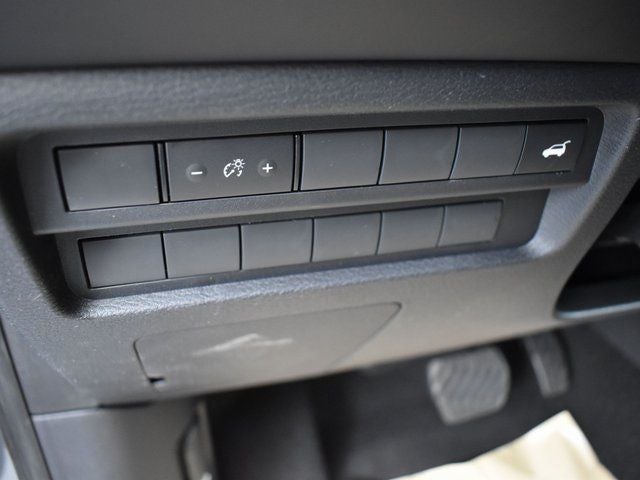 2023 Mitsubishi Outlander Base