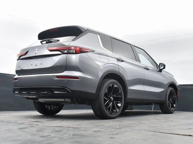 2023 Mitsubishi Outlander Base