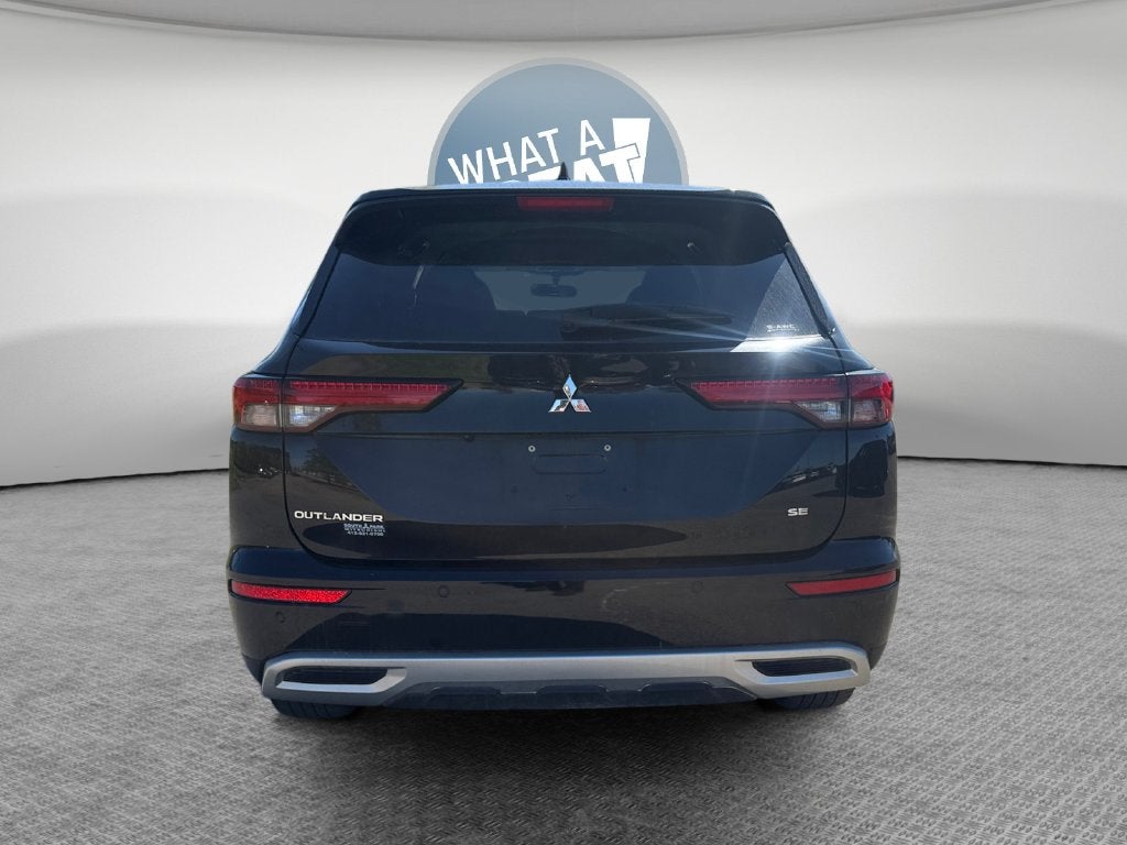 2022 Mitsubishi Outlander SE