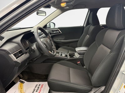 2024 Mitsubishi Outlander ES