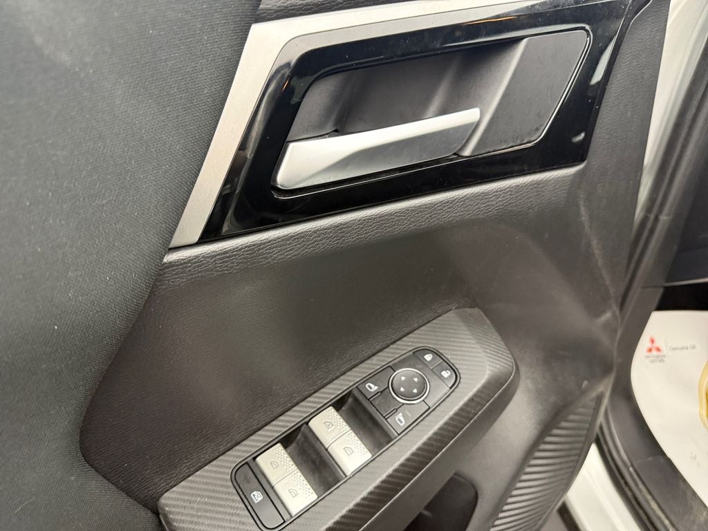 2024 Mitsubishi Outlander ES