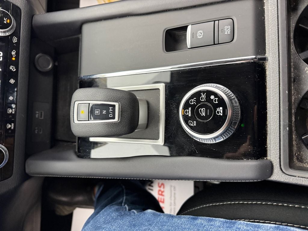 2024 Mitsubishi Outlander ES