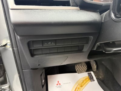 2024 Mitsubishi Outlander ES