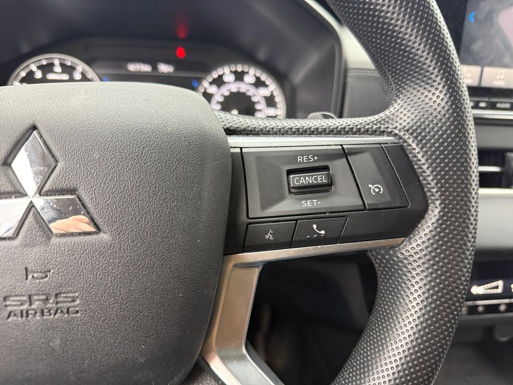 2024 Mitsubishi Outlander ES