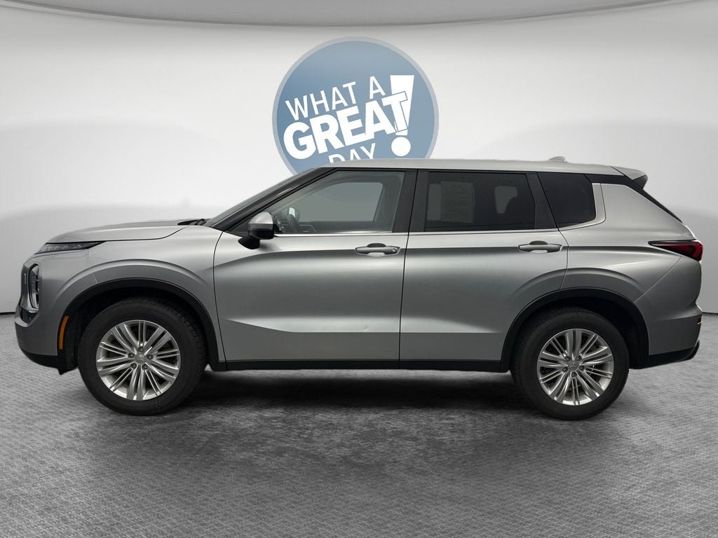 2024 Mitsubishi Outlander ES