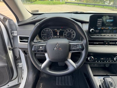 2022 Mitsubishi Outlander SE