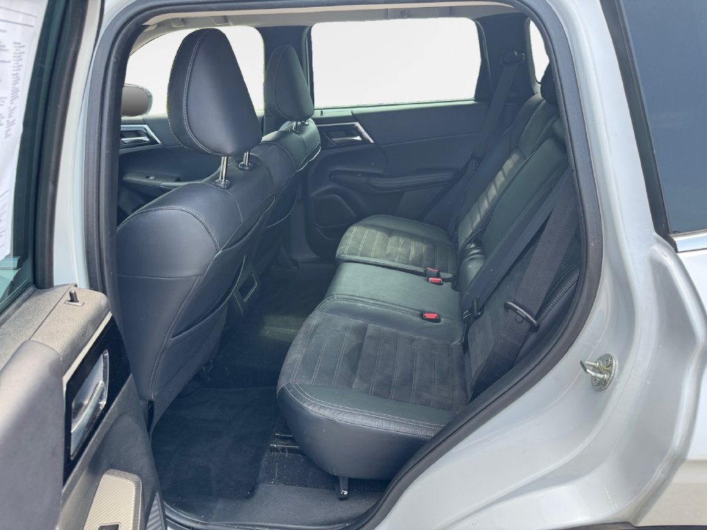 2022 Mitsubishi Outlander SE