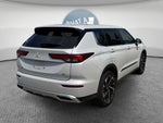 2022 Mitsubishi Outlander Base