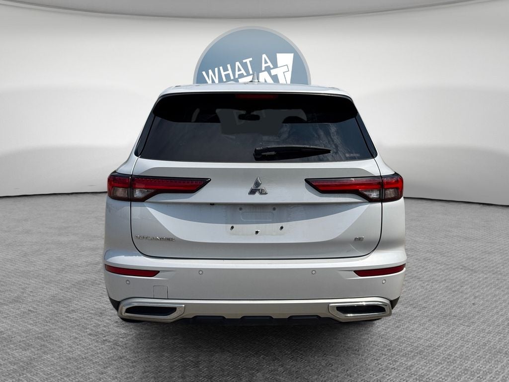 2022 Mitsubishi Outlander Base