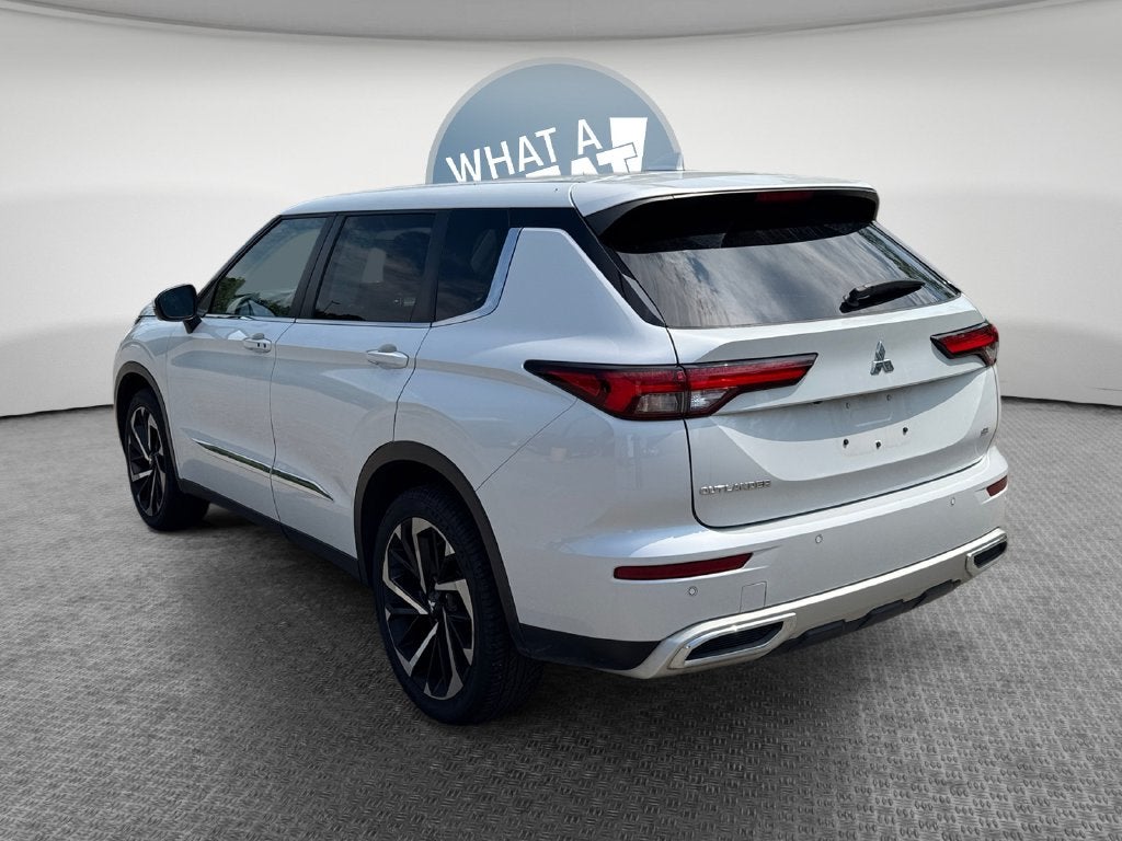 2022 Mitsubishi Outlander SE