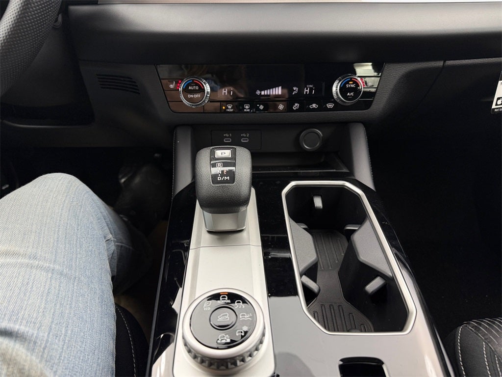 2025 Mitsubishi Outlander ES