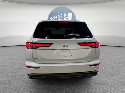 2025 Mitsubishi Outlander ES