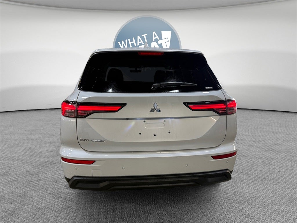 2025 Mitsubishi Outlander ES