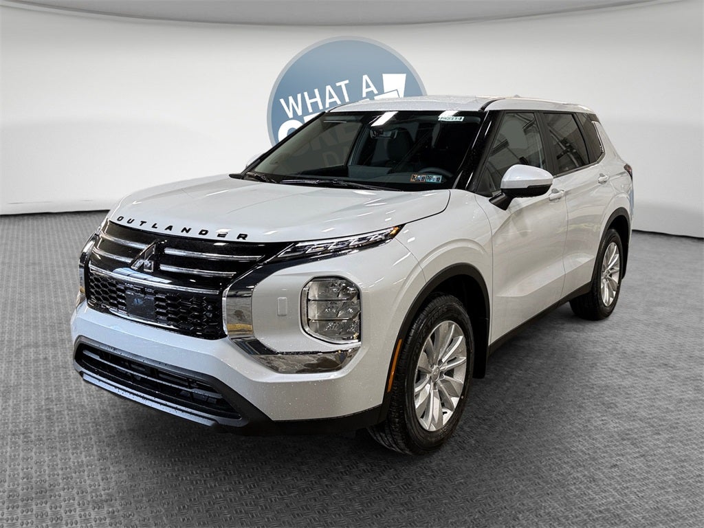 2025 Mitsubishi Outlander ES