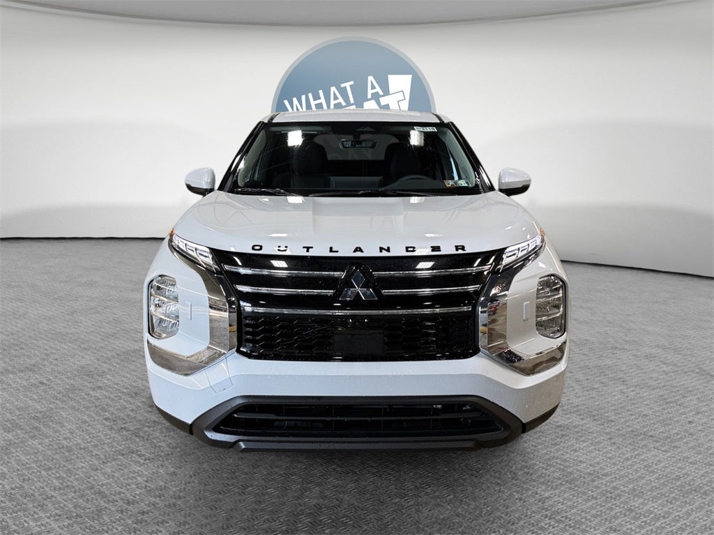 2025 Mitsubishi Outlander ES