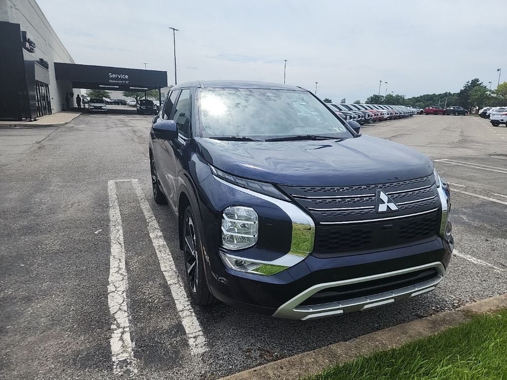 2022 Mitsubishi Outlander SE
