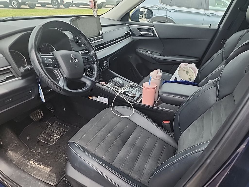 2022 Mitsubishi Outlander SE