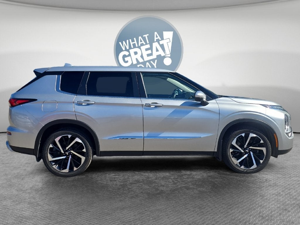 2022 Mitsubishi Outlander SE