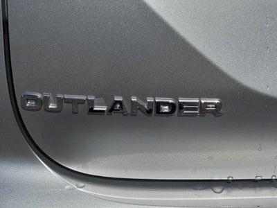 2022 Mitsubishi Outlander SE
