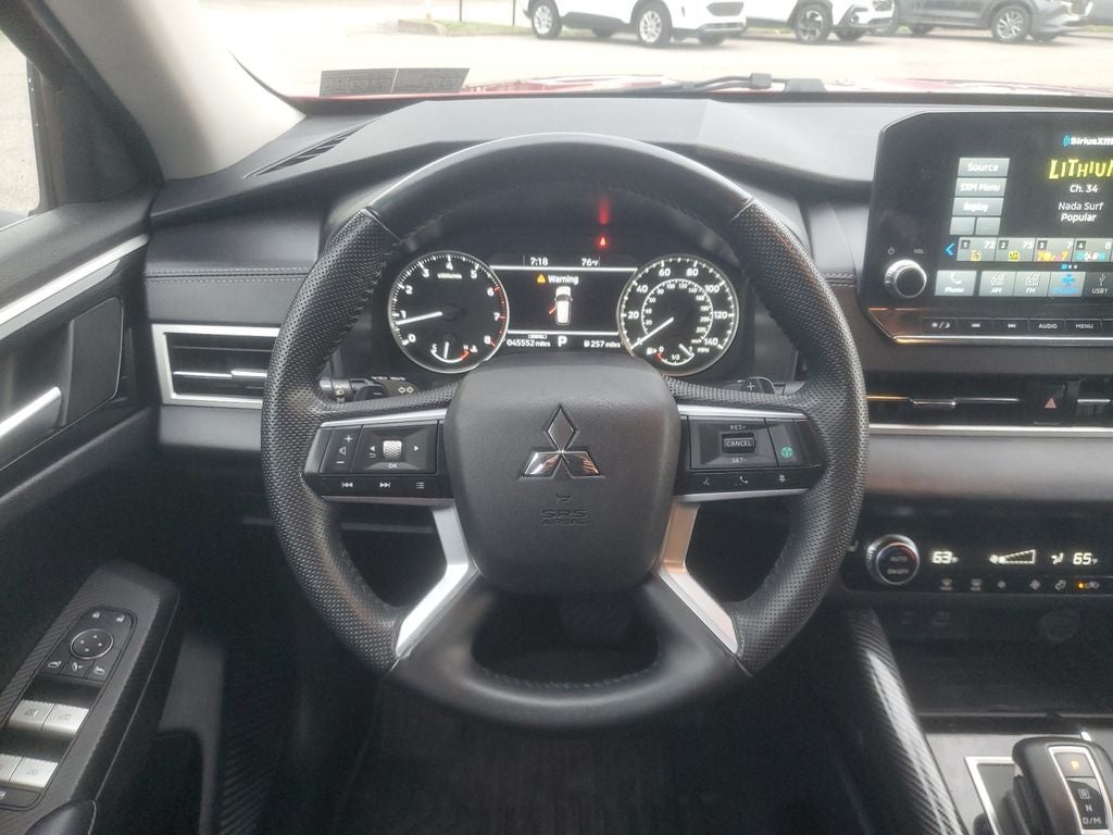 2023 Mitsubishi Outlander SE