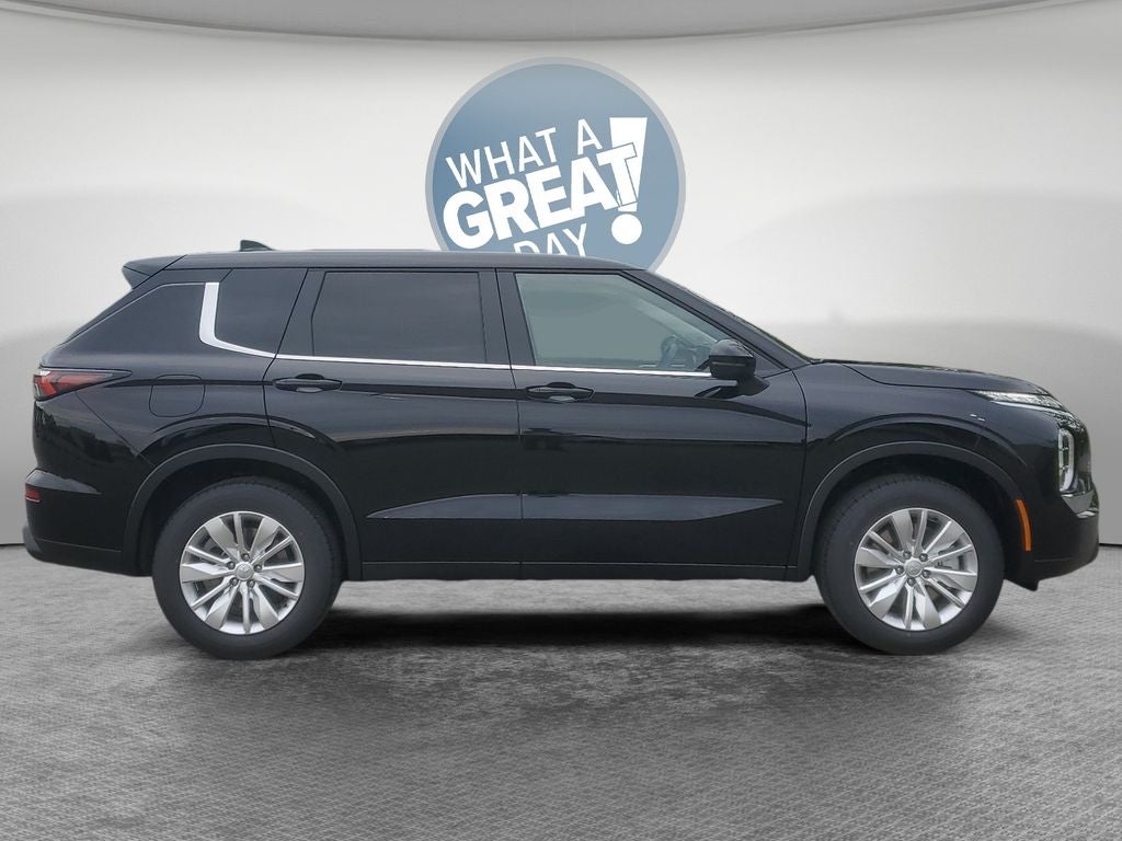 2026 Mitsubishi Outlander ES