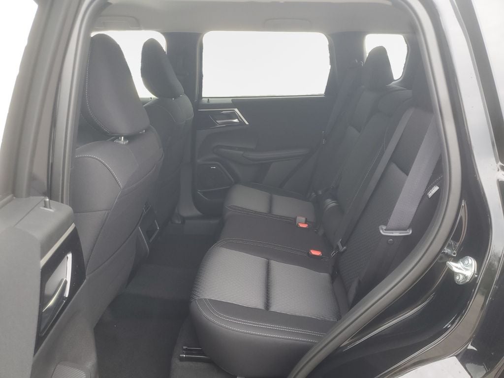 2026 Mitsubishi Outlander ES