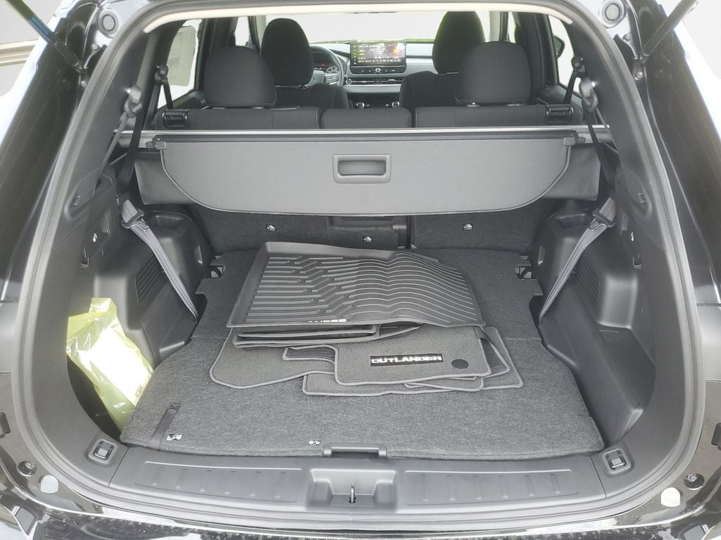 2026 Mitsubishi Outlander ES