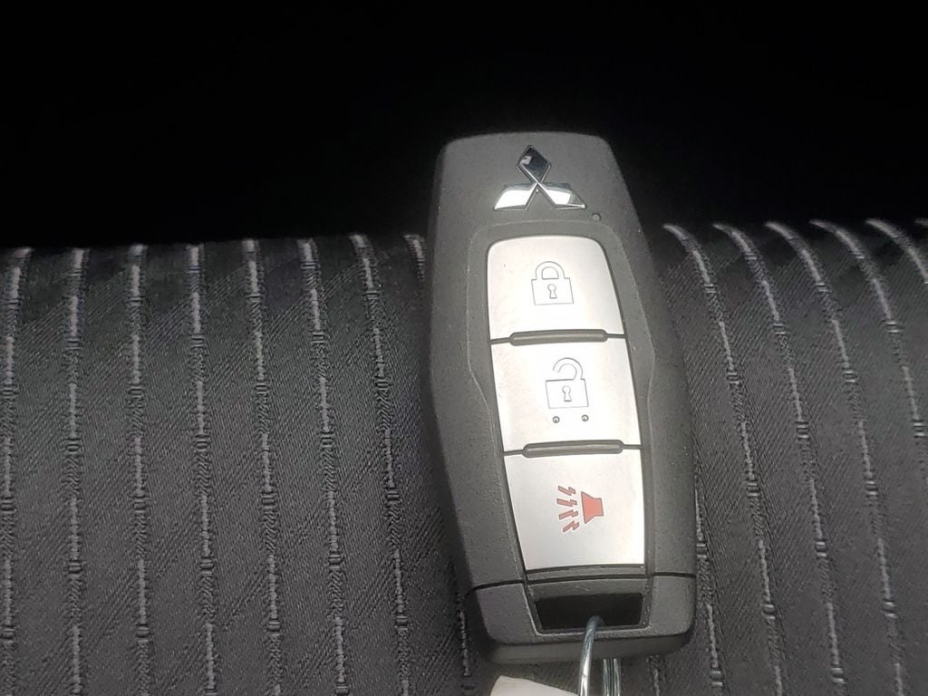 2026 Mitsubishi Outlander ES