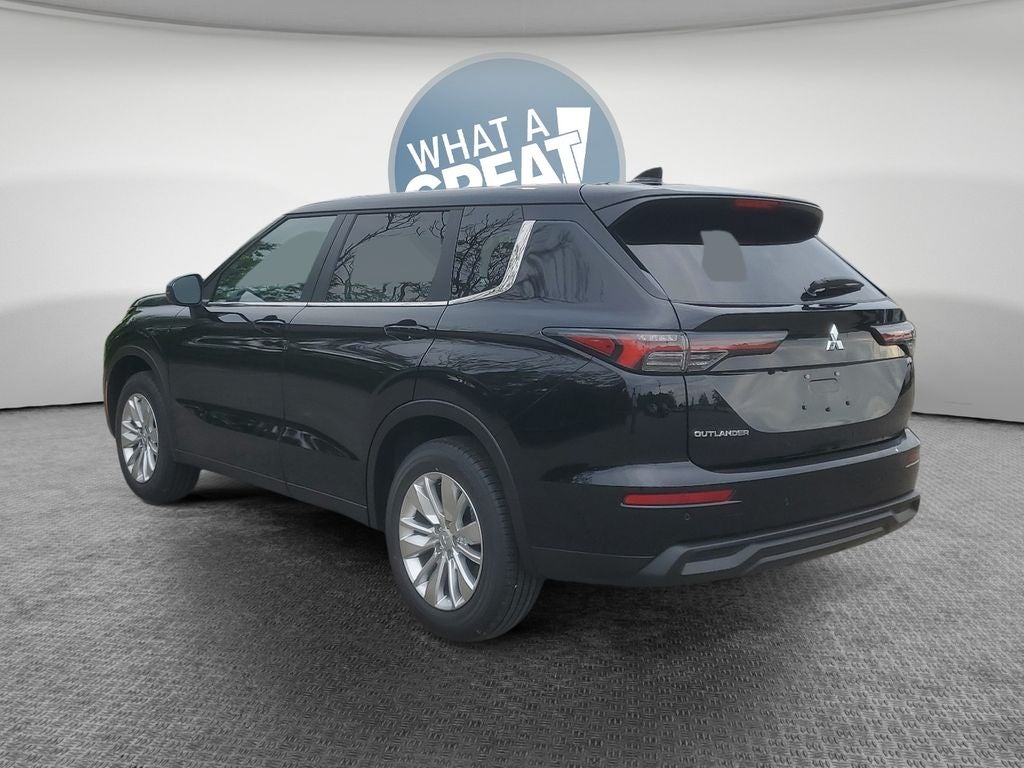 2026 Mitsubishi Outlander ES